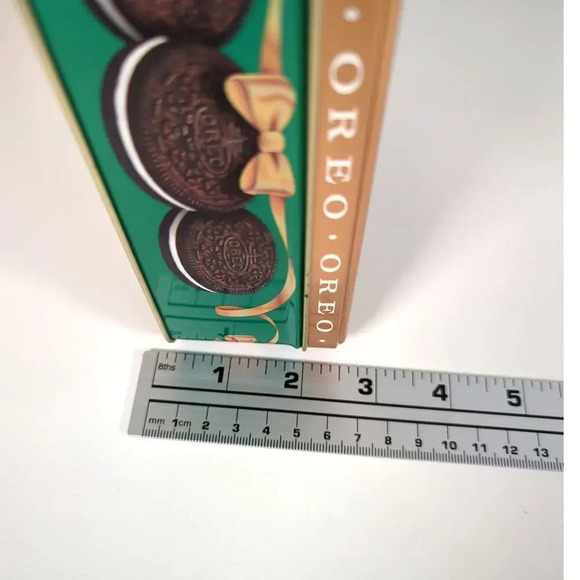 Vintage Collector Tin Christmas Cookies/Candy Oreo “Unlock the Magic” 1991 - Picture 9 of 9